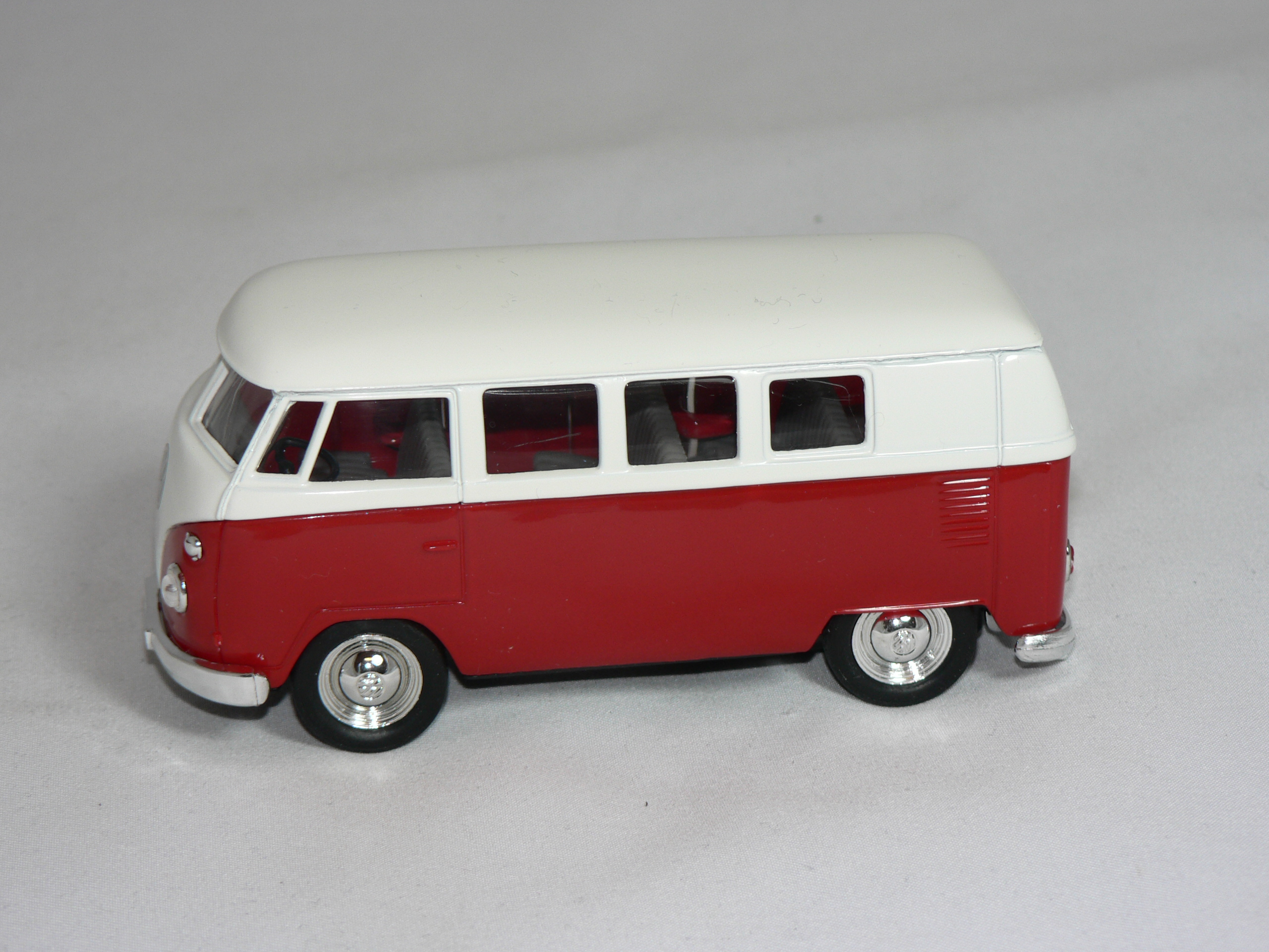 VW  Buss  1:38  Welly - 3