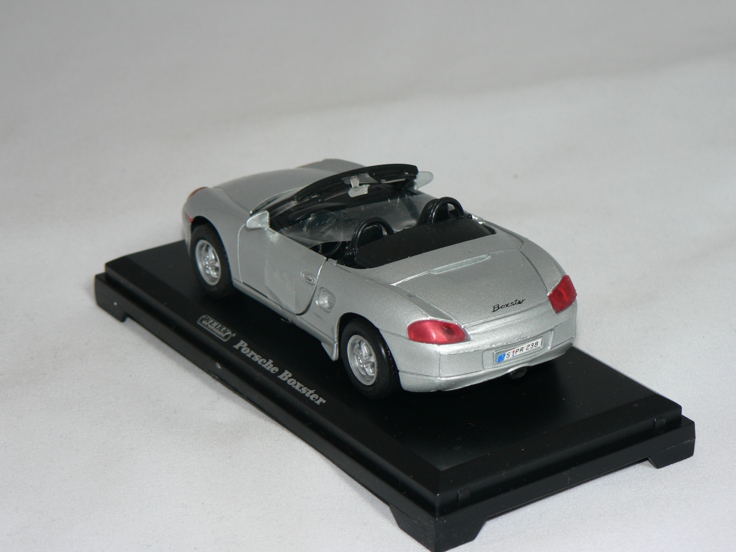 Porsche   Boxster1:38  Super Auto ( Welly ) - 2