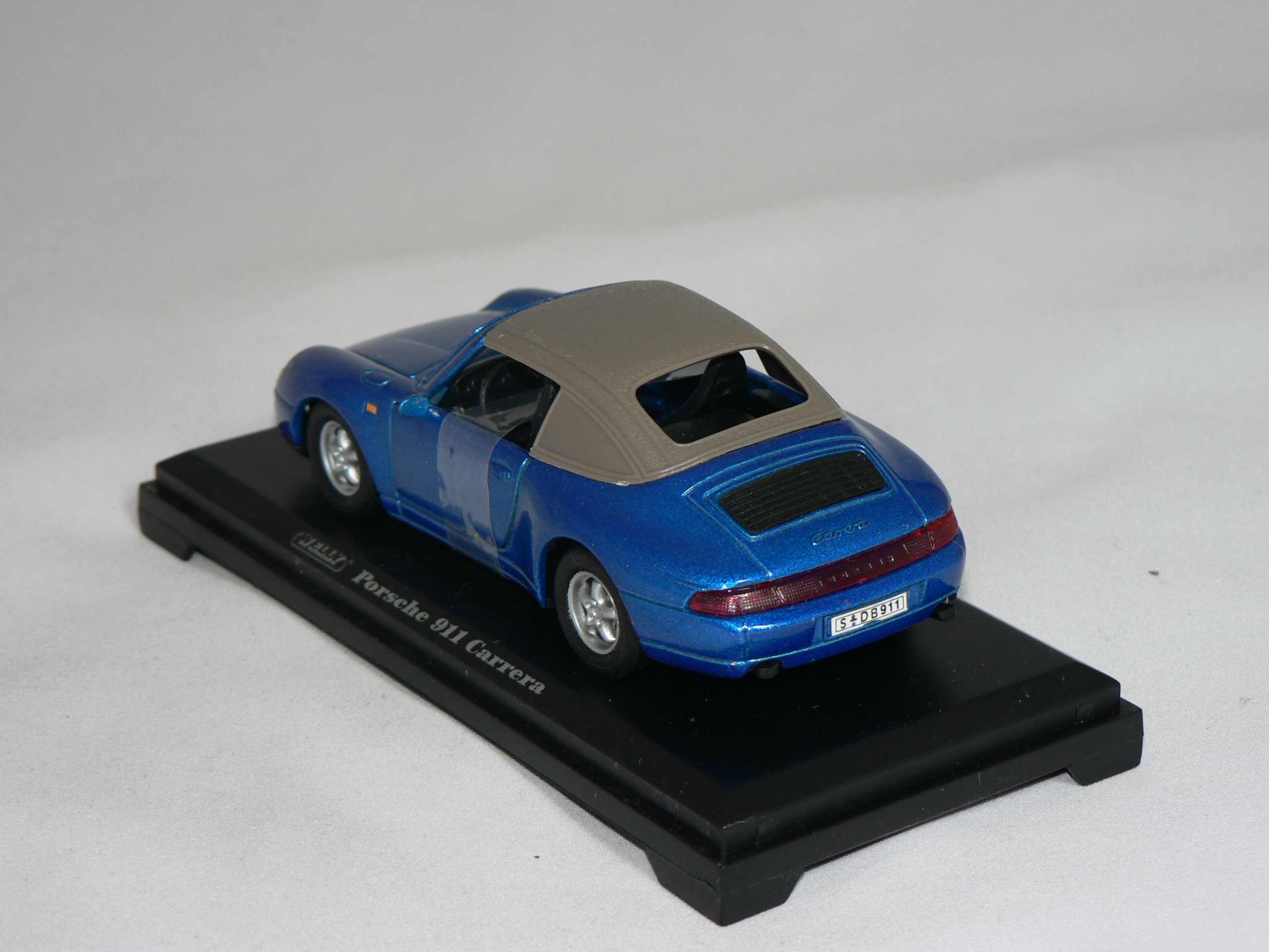 Porsche  911 Carrera  1:38  Super Auto ( Welly ) - 2