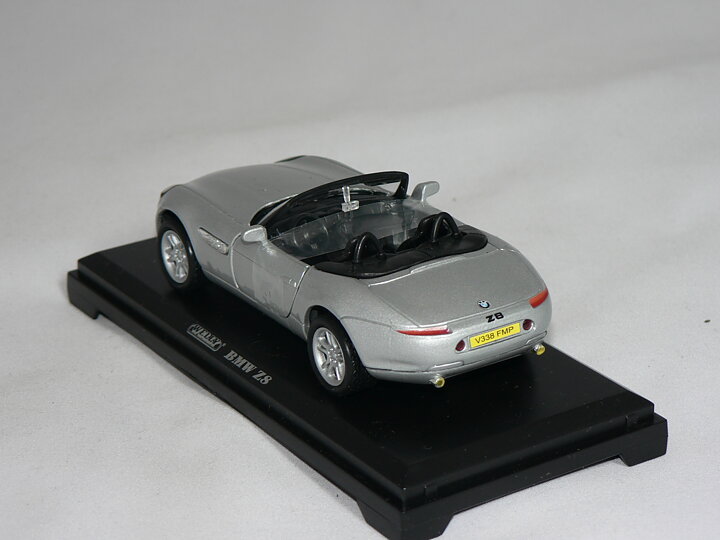 BMW Z8  1:38  Super Auto ( Welly )