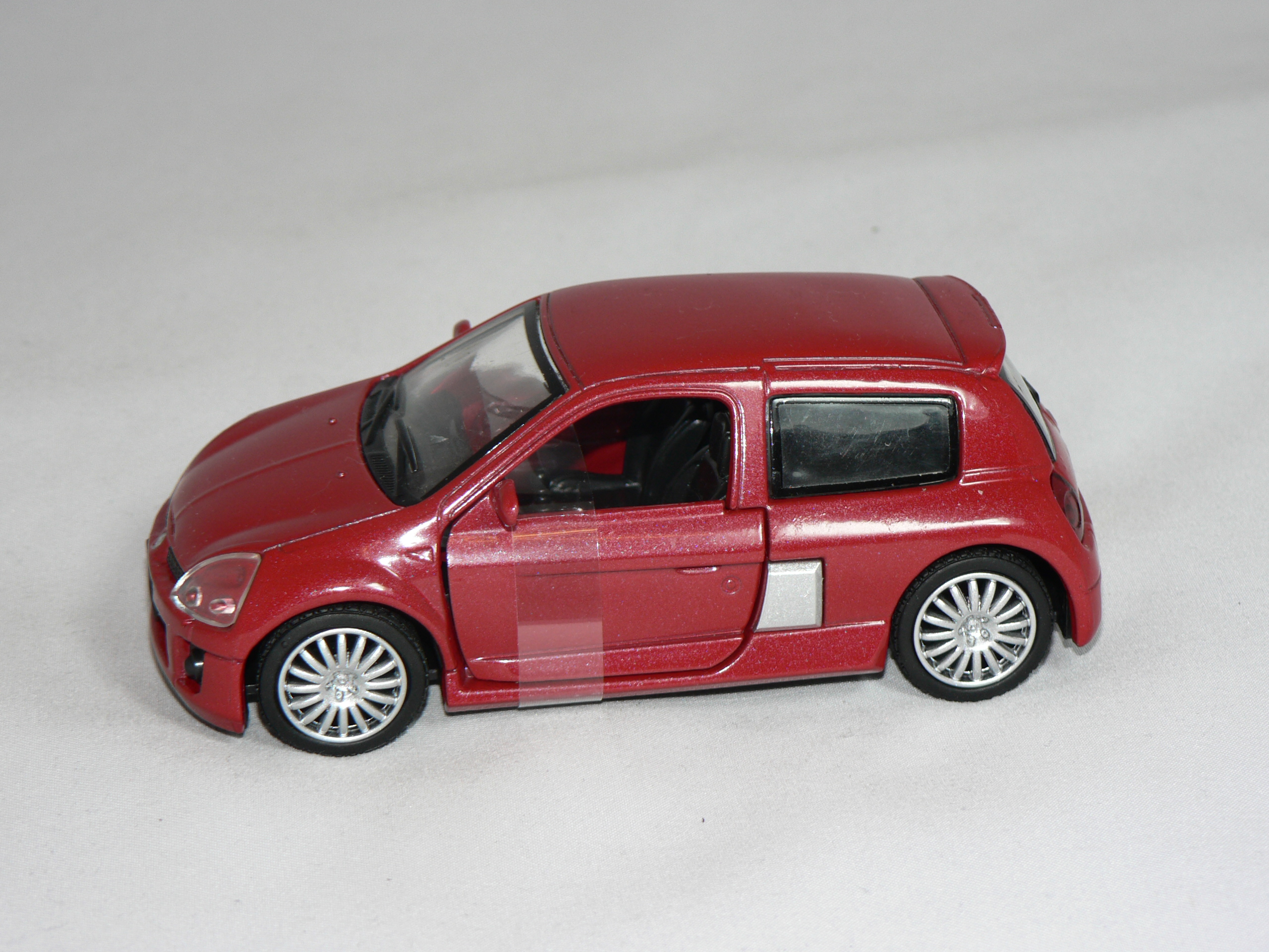 Renault Clio V6  1:32 New Ray - 3