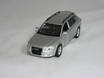 Audi A4  Avant  1:32 New Ray