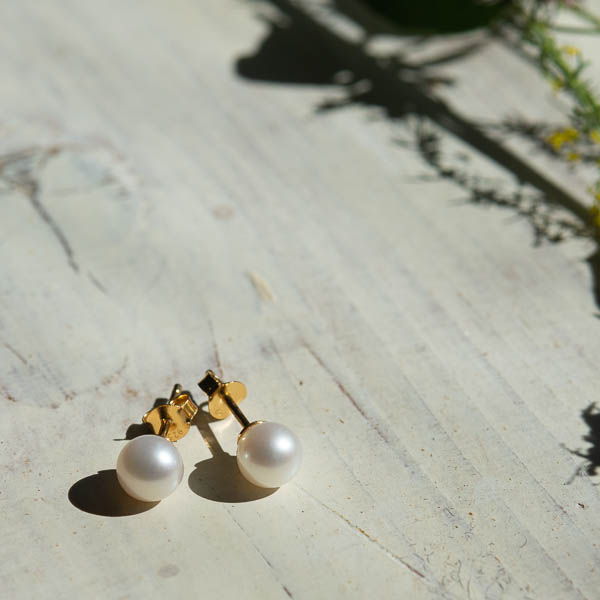 Kum Kum - Pearl Ball Earrings Gold - 2