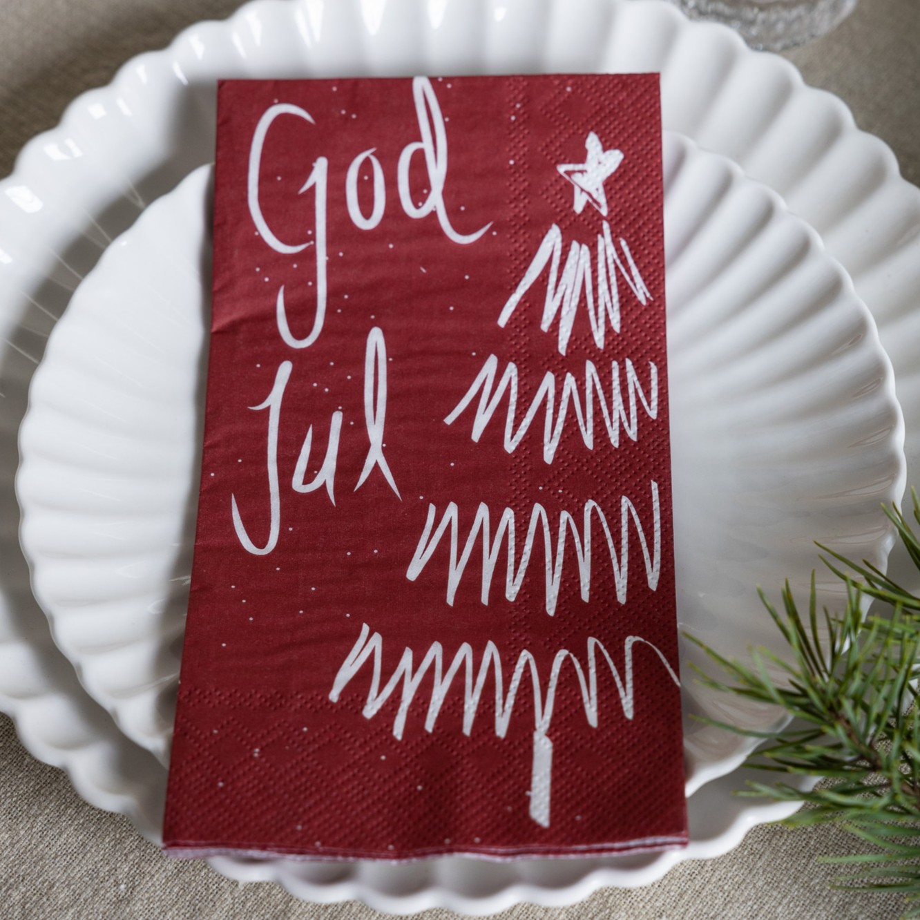 GOD JUL med Gran  Servett 16-pack - Röd