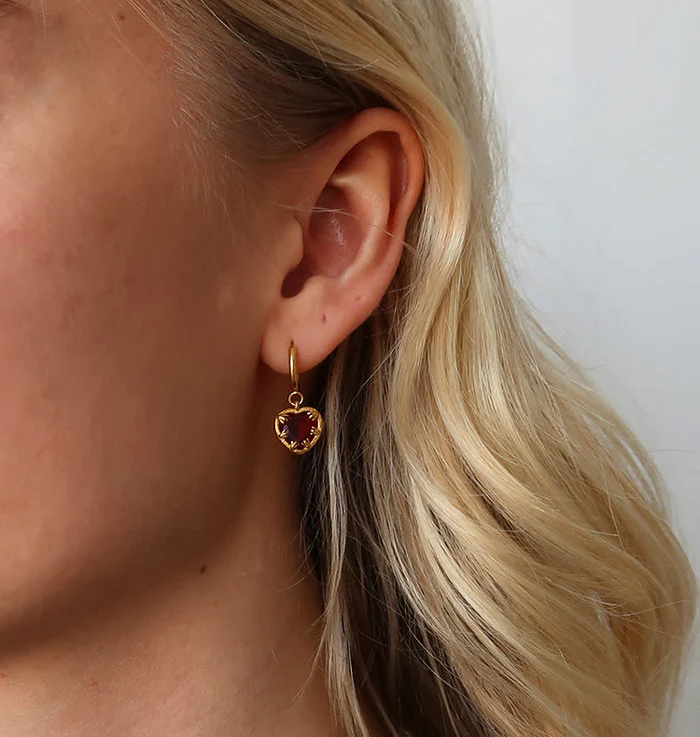 Claw heart red earrings gold - 2