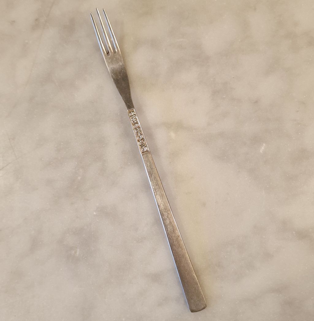 Rose herring fork