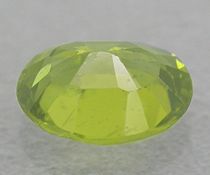 Impresionante piedra preciosa suelta de peridoto natural de corte ovalado de 1,02 ct - 2