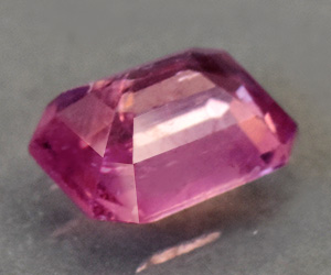 Piedra preciosa de turmalina rosa chicle natural de corte esmeralda de primera calidad - 2