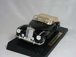 Mercedes Benz  300 S   1955  1:18  Maisto