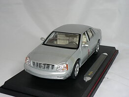 Cadillac  2000 DeVille DTS 1:18  Maisto