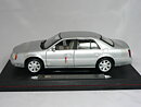 Cadillac  2000 DeVille DTS 1:18  Maisto