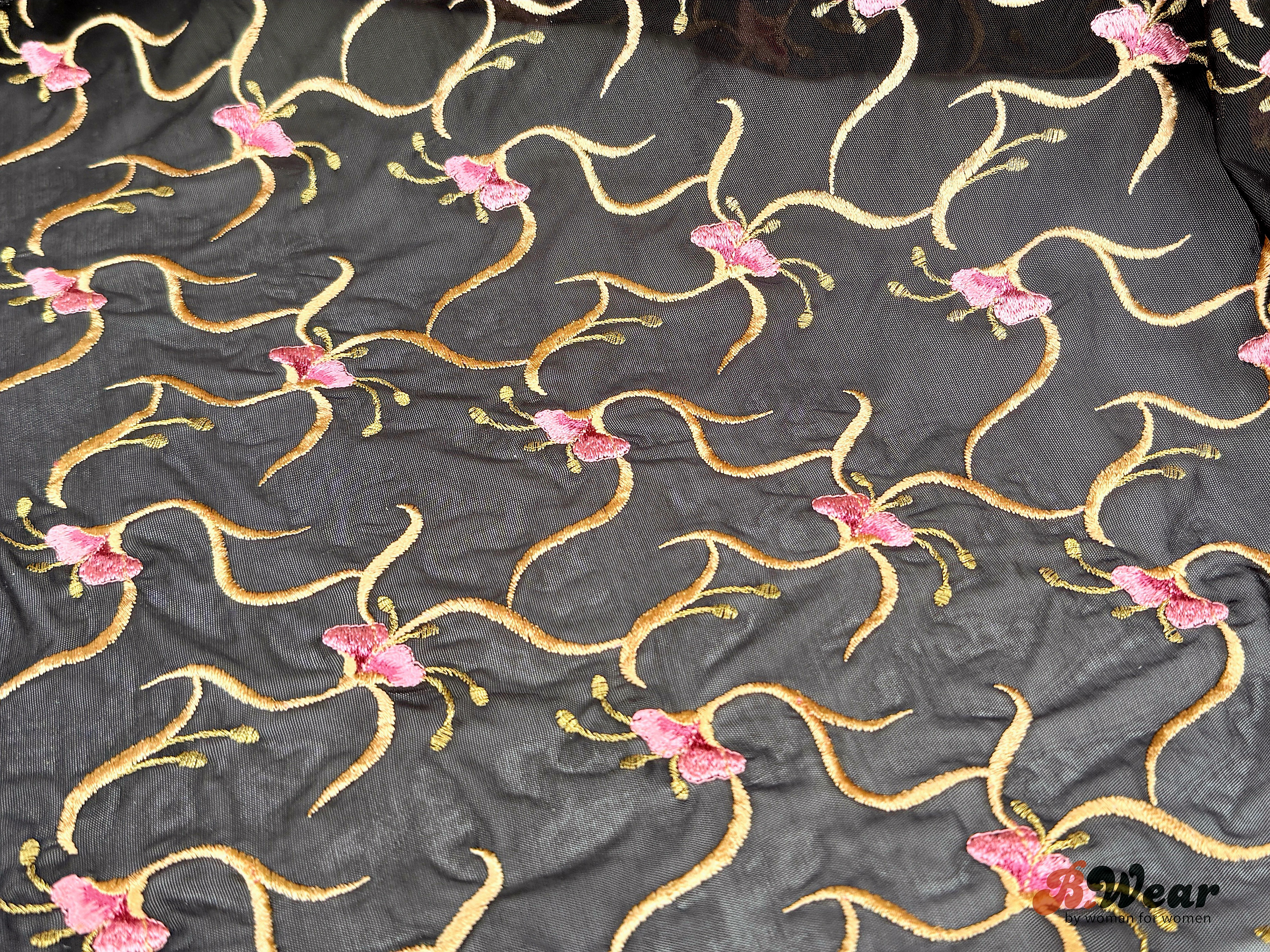 Svart stretch mesh med guld och rosa broderier