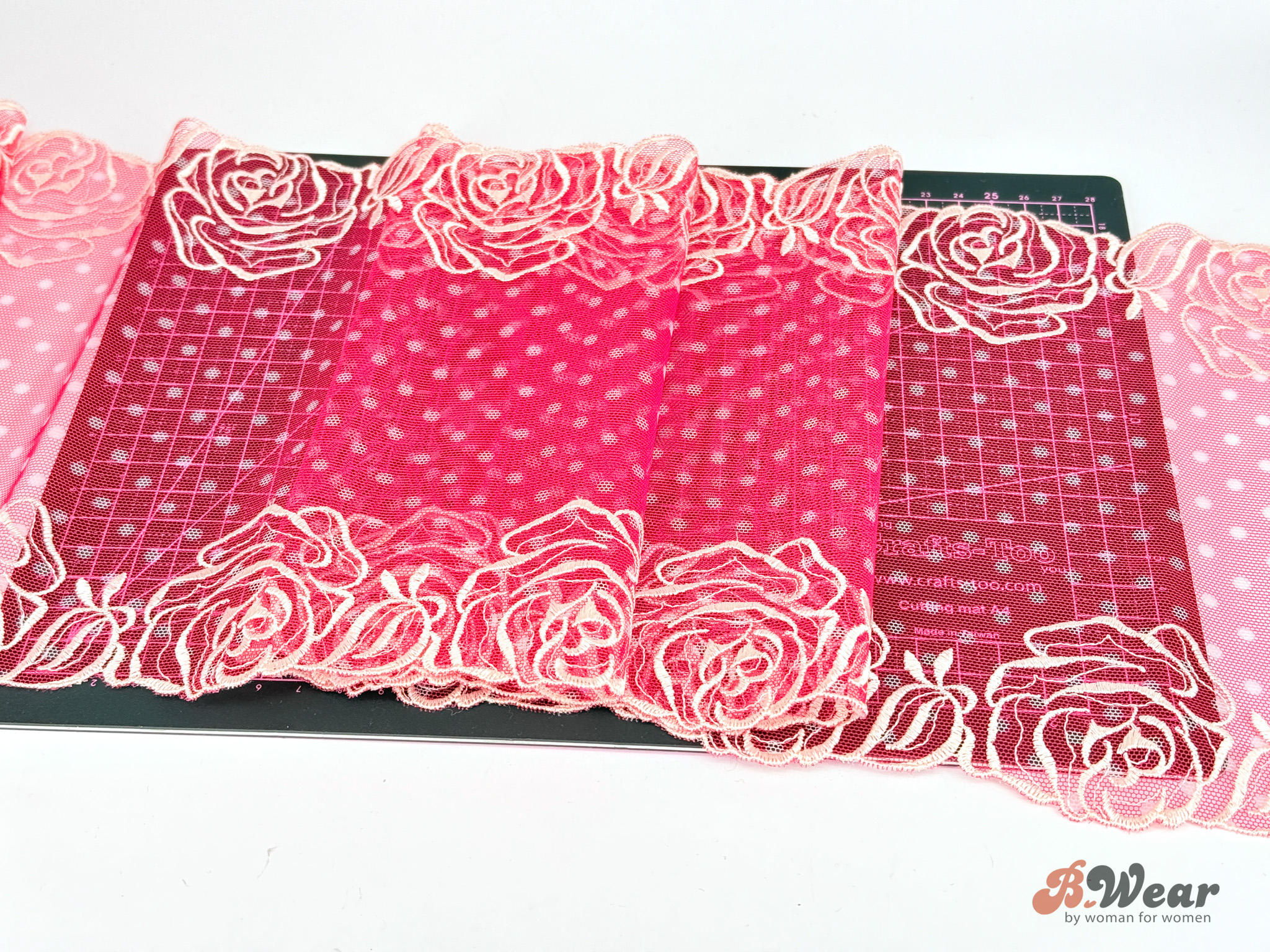 Raspberry red non-stretch lace with cream flowers- 21 cm - 2