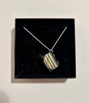 Bookie : Golden Stripes Halsband - Handgjord miniatyrbok på kedja i sterling silver!