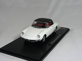 Alfa Romeo   Duetto  Spider  1966  1:18  Touring
