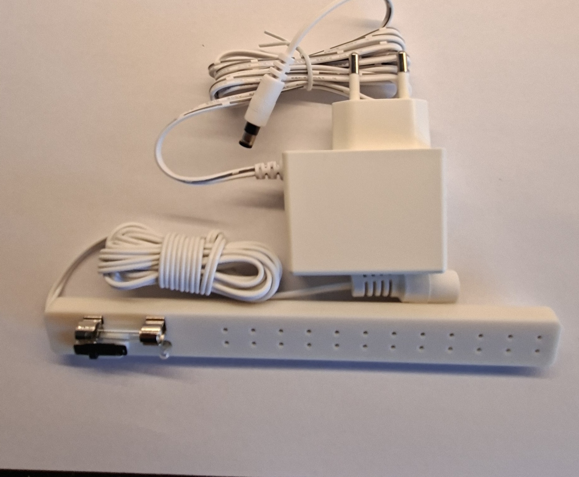 Trasnormer with socket stripe 1-40 lamps
