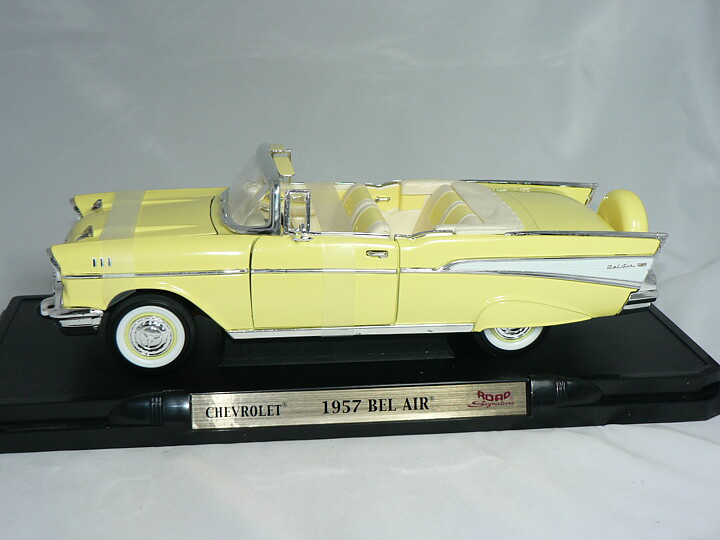 Chevrolet  Bel Air  Cab  1957  1:18  Road Legends