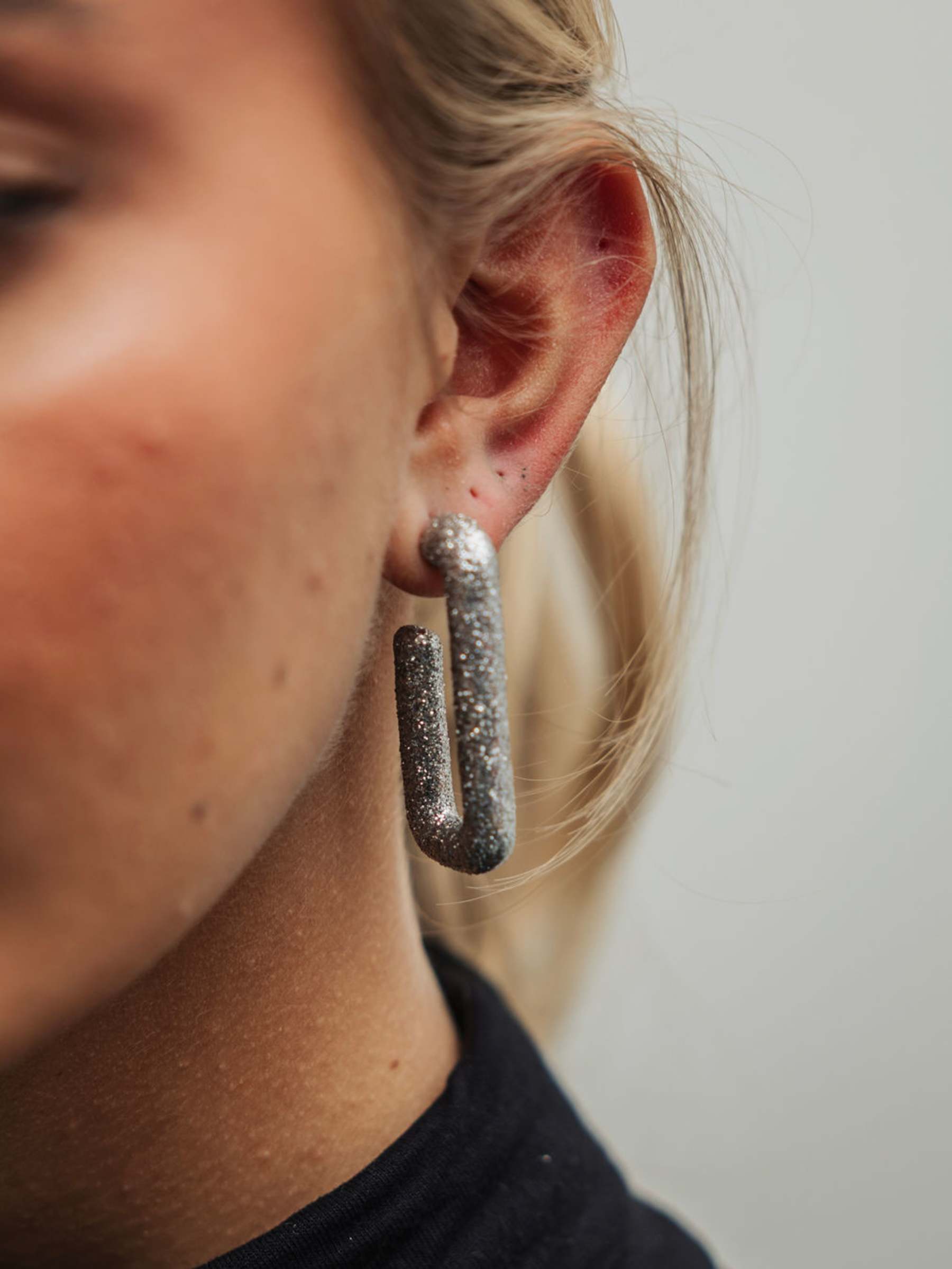 Loop Glitter Earrings Silver Glitter - 2