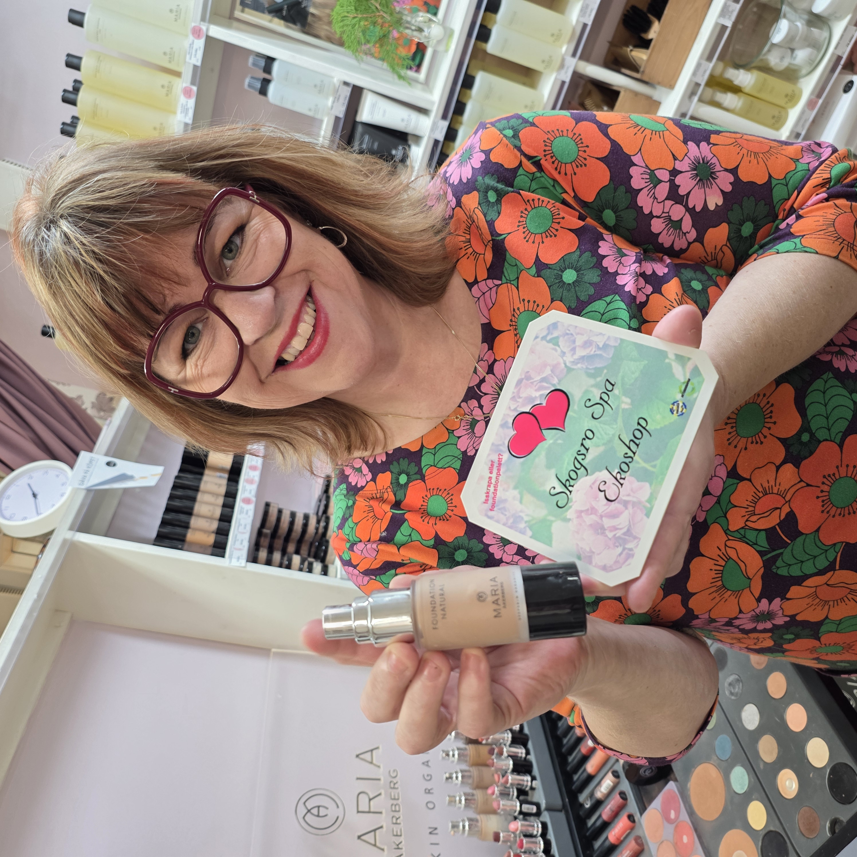 Bonusgåva  700 poäng Is-skrapa eller Foundationpalett Skogsro Spa, värde 39kr