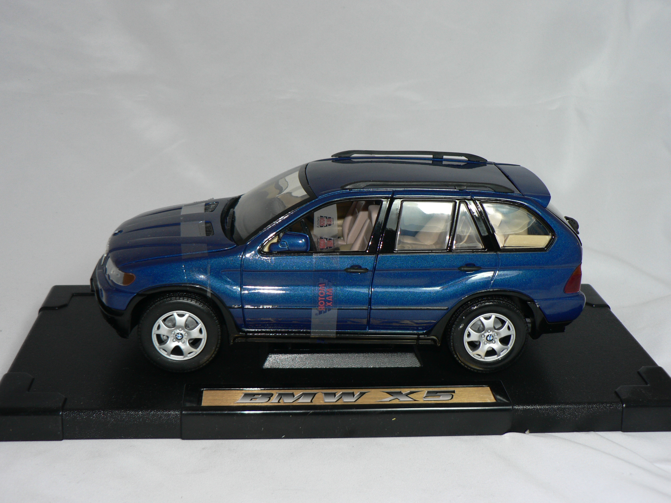 BMW   X5  1999  1:18  Motor Max - 3
