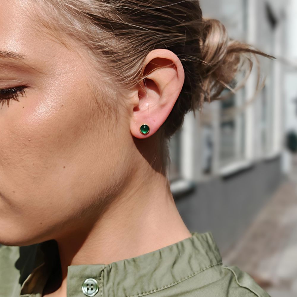 IAMLUND Dew Light grön onyx örstickare guld - 2