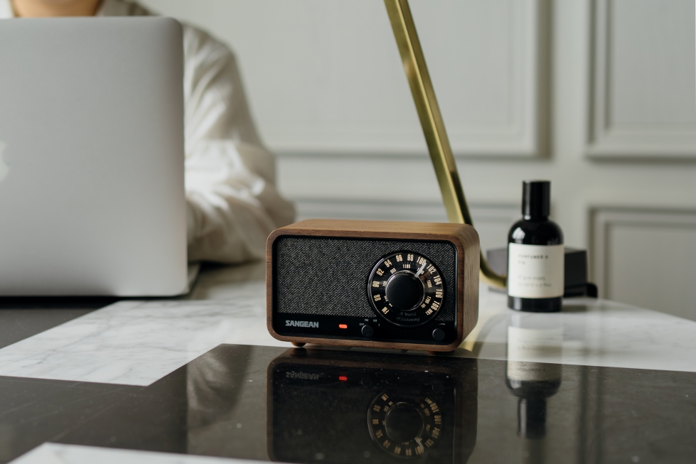 Sangean WR8 mörktträ Bluetooth - 5