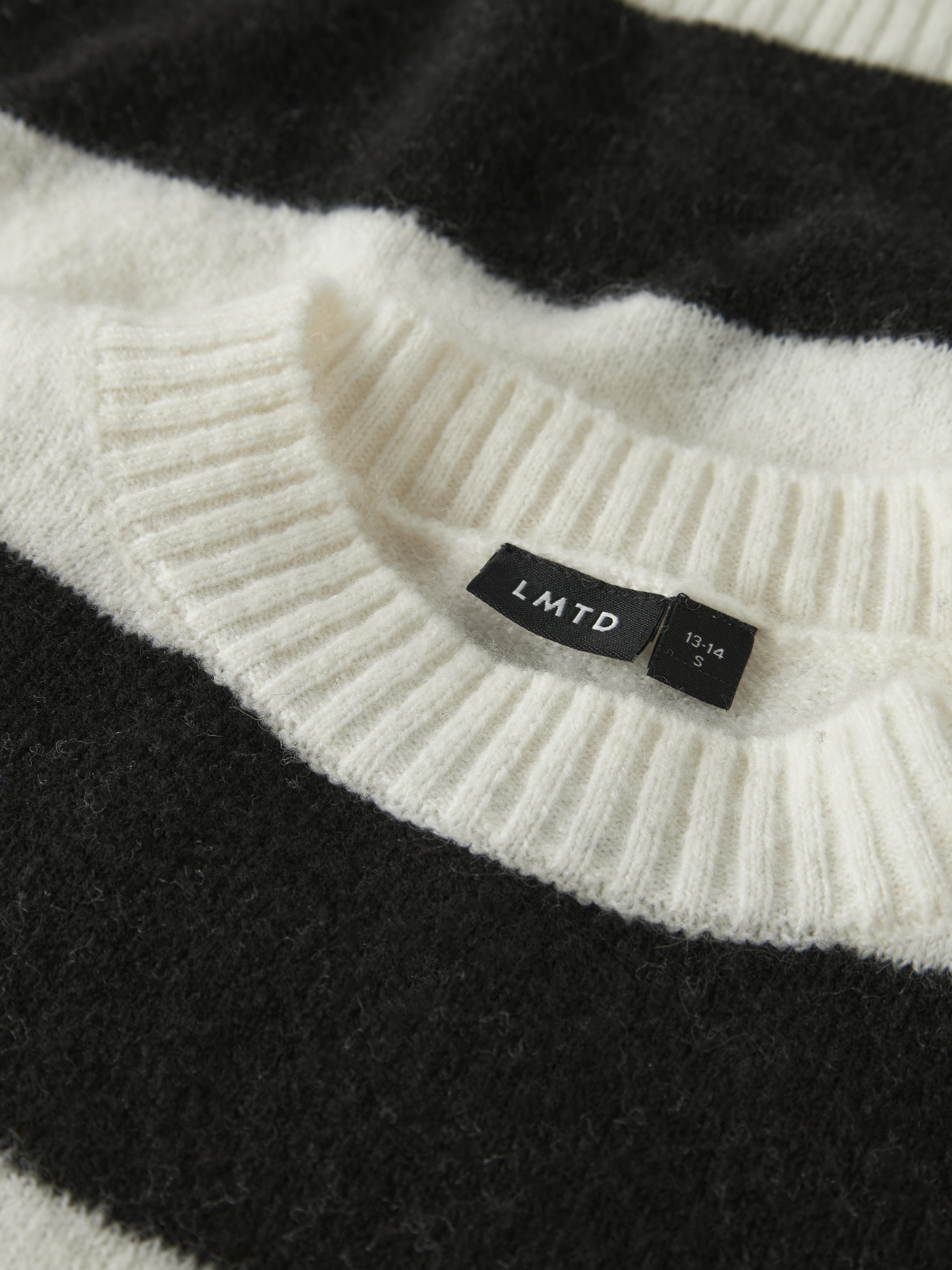 NLFBYNTHE STRIPE LS SHORT KNIT black - 3