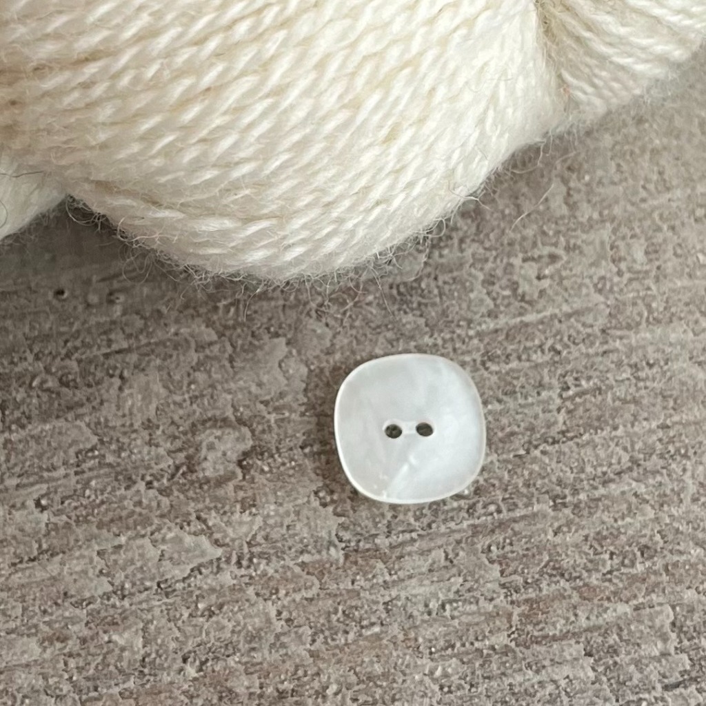 KNAPP KVADRAT, VIT 16 mm
