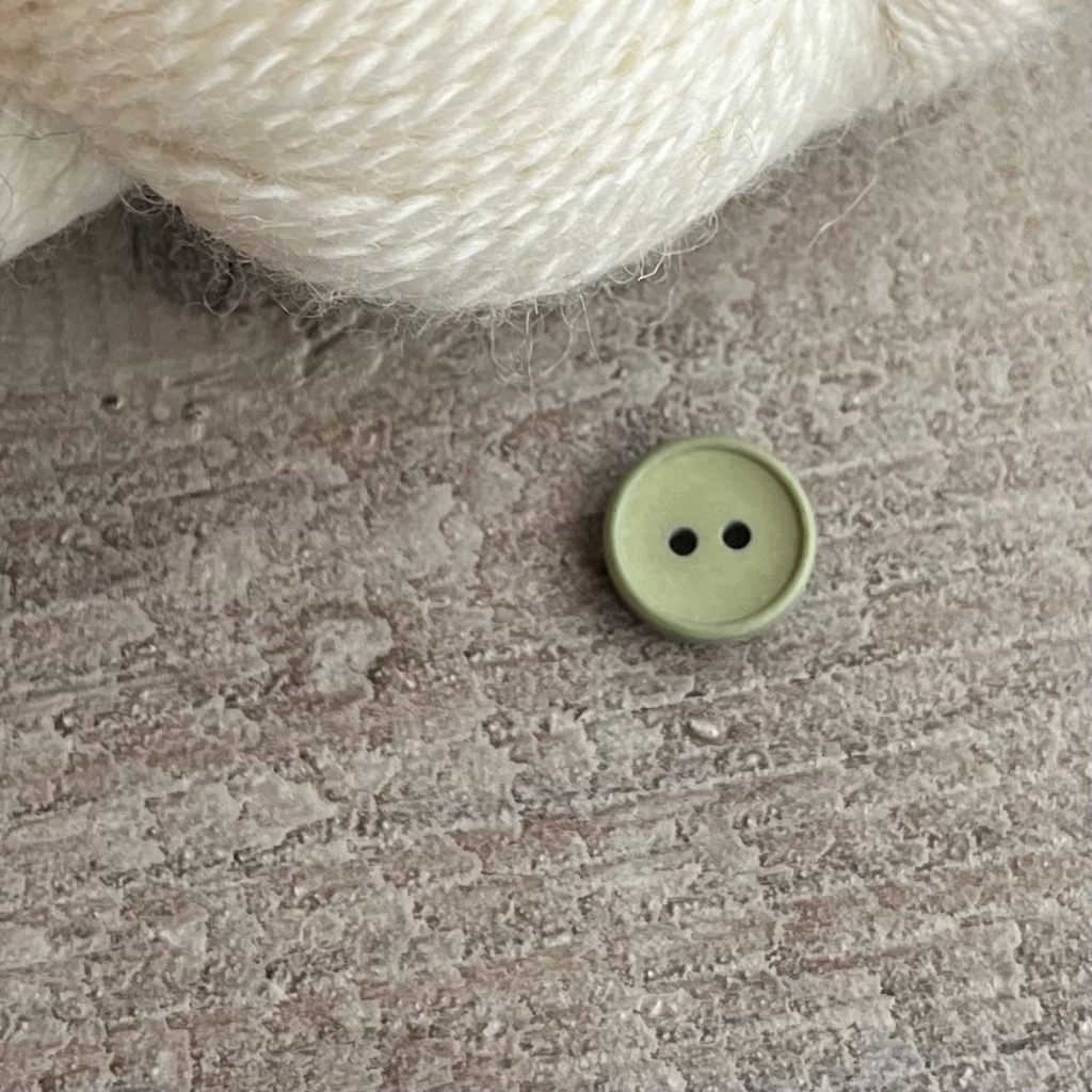 KNAPP BOMULL, GREEN TEA 15 mm