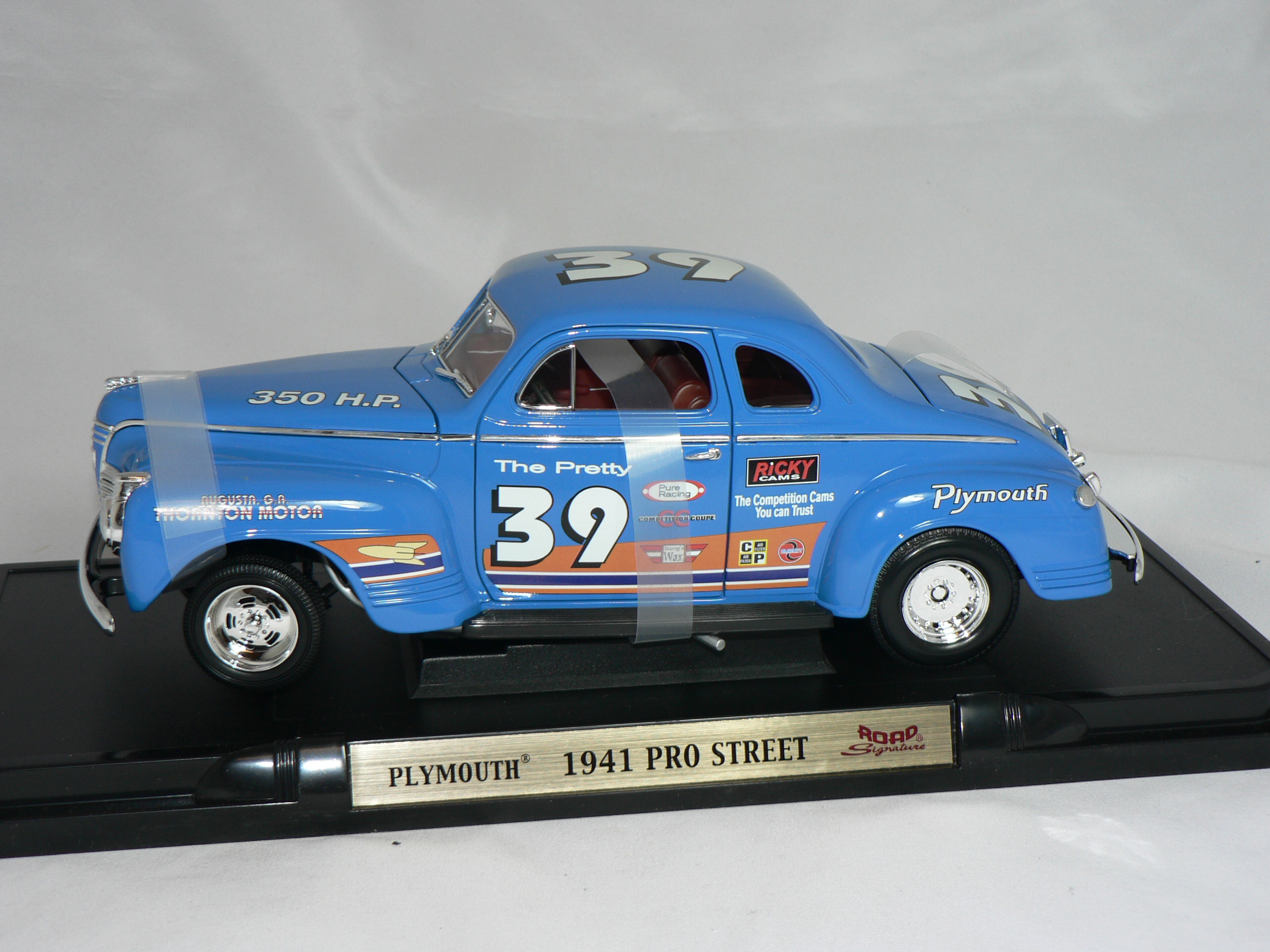 Plymouth  Pro  Street  1941  1:18  Road Legends - 3
