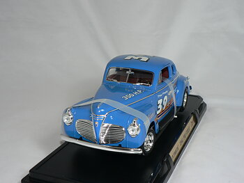 Plymouth  Pro  Street  1941  1:18  Road Legends
