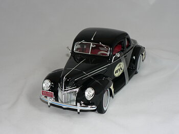Ford   Deluxe  1939  1:18  Maisto  ( Vix Filters )