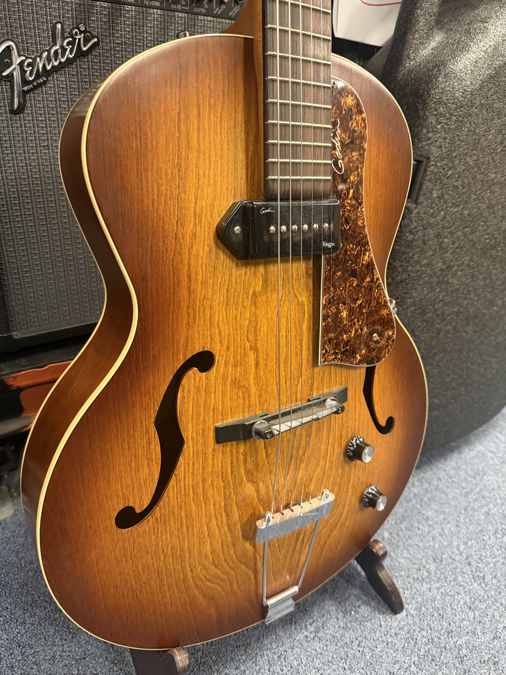 Godin 5th Avenue P90 inkl case - 2