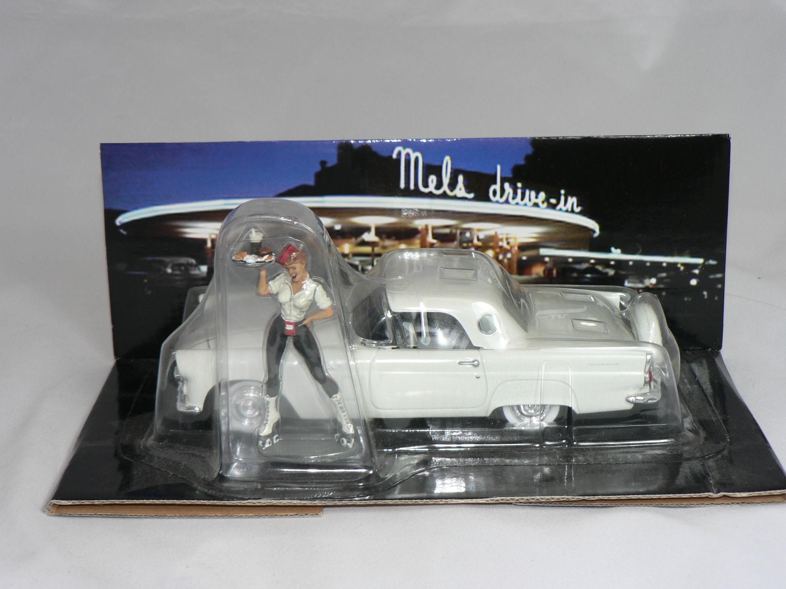 Ford Thunderbird  1956  + Figur  American Graffiti  1:25 Revell - 2
