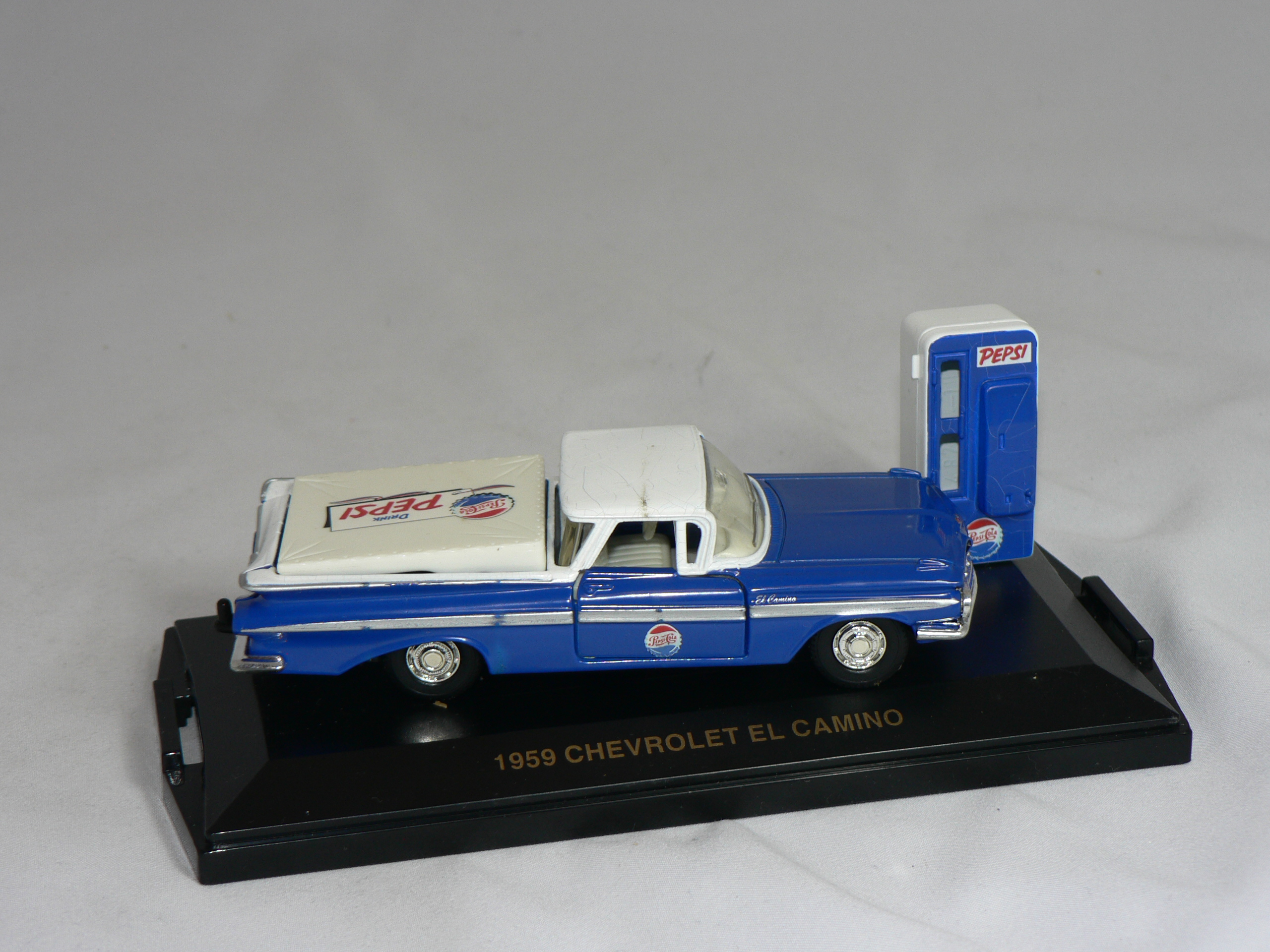 Chevrolet EL Camino  1959  + Automat 1:43  Road Champs  ( Pepsi ) - 2