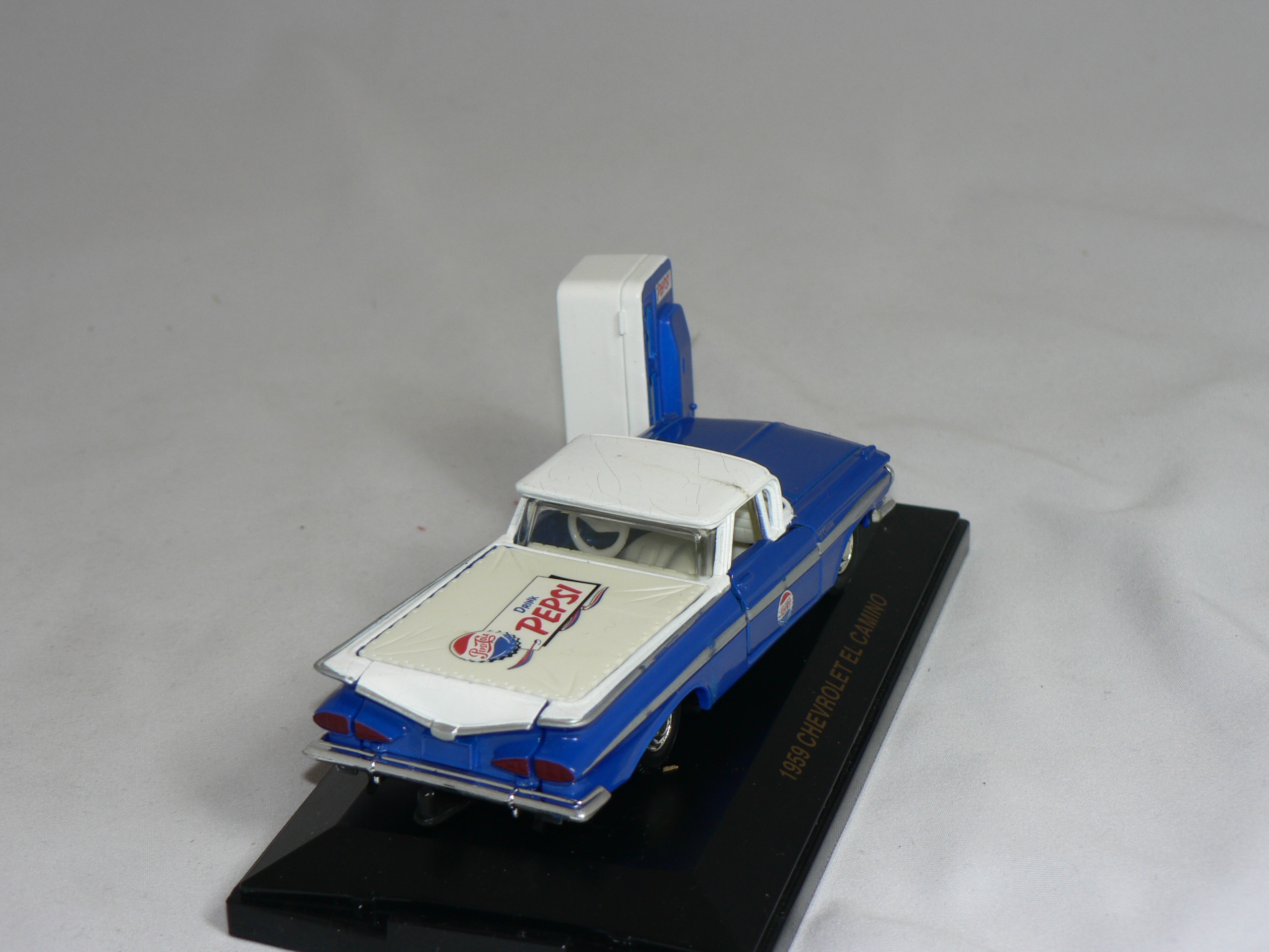 Chevrolet EL Camino  1959  + Automat 1:43  Road Champs  ( Pepsi ) - 3