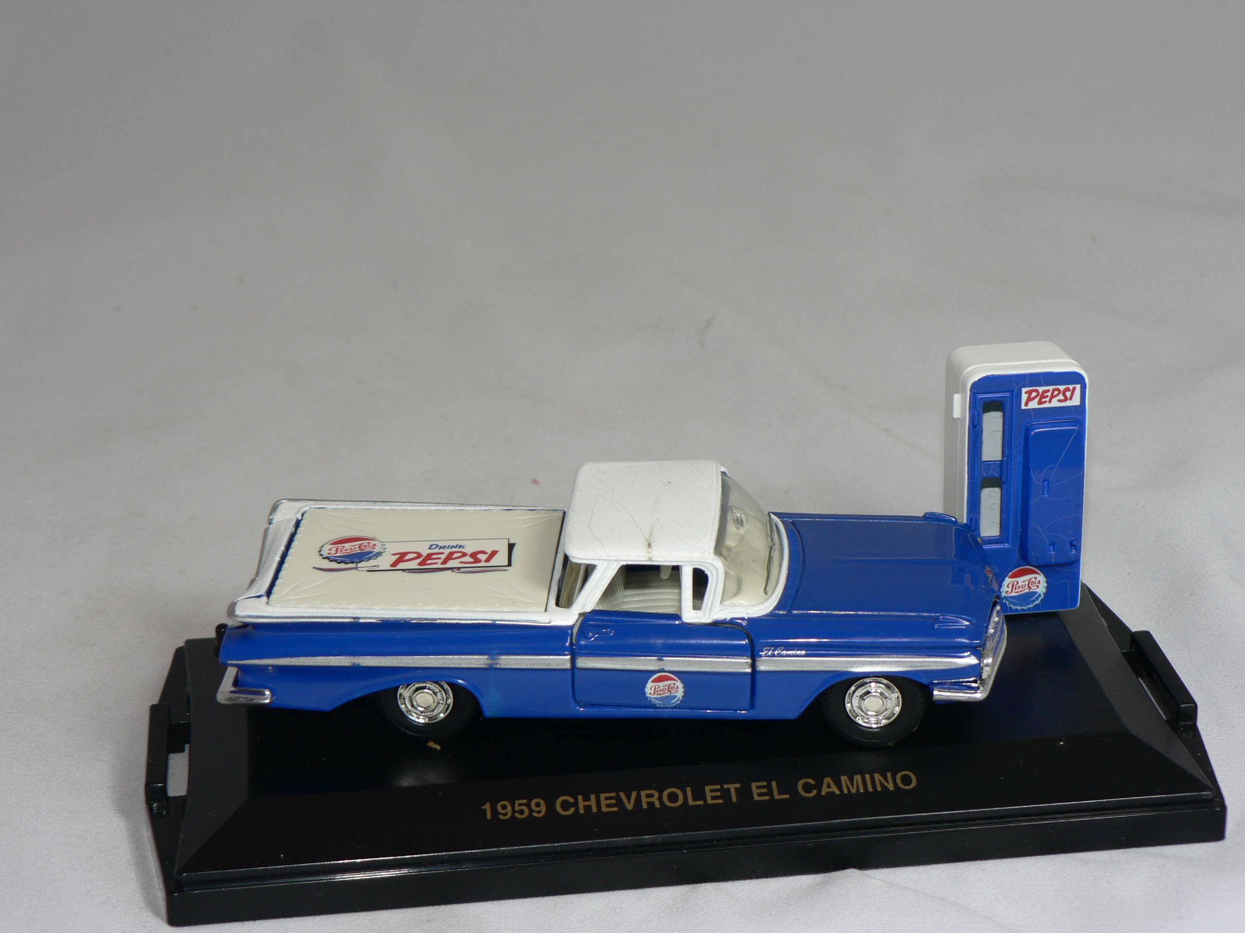 Chevrolet EL Camino  1959  + Automat 1:43  Road Champs  ( Pepsi ) - 4