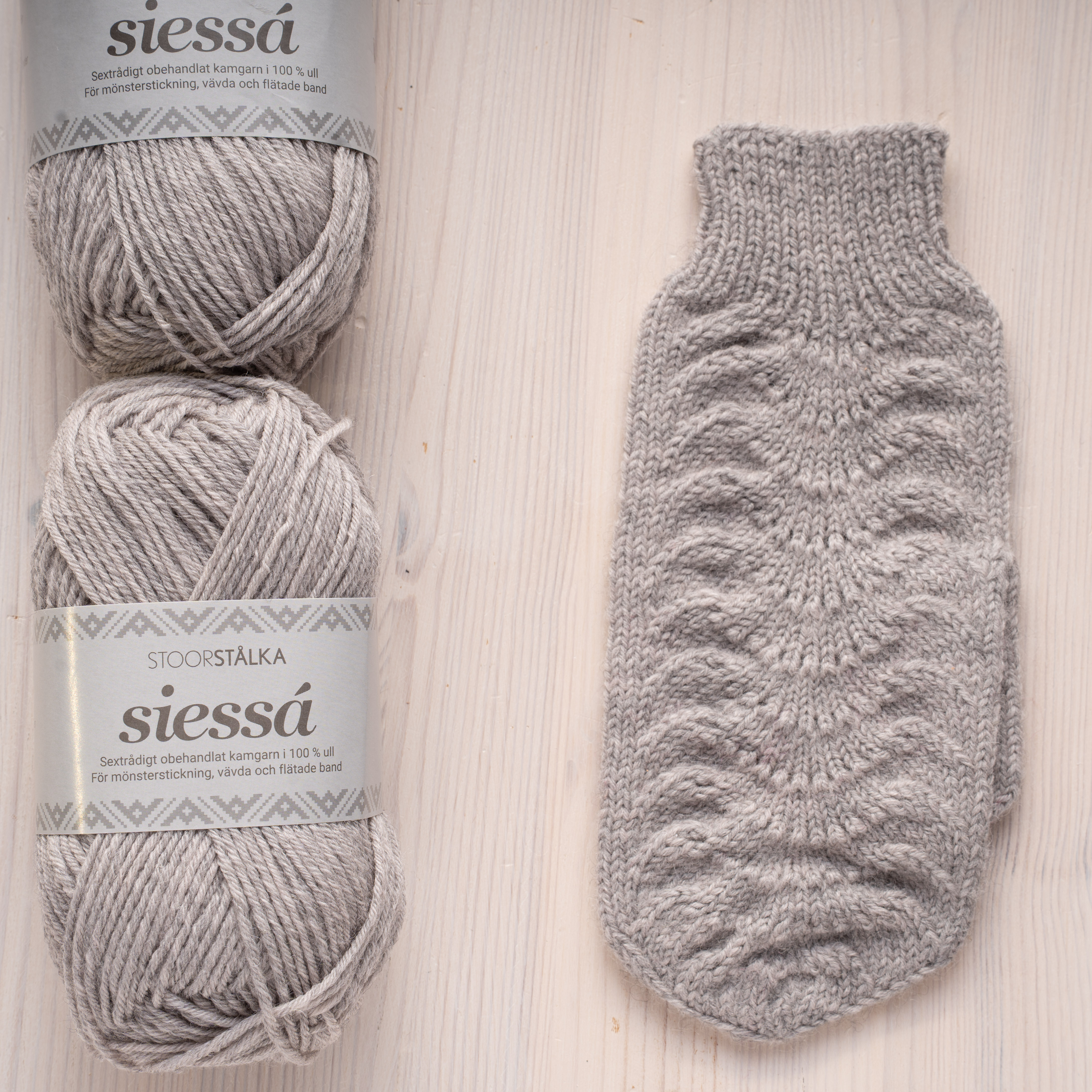 Stickpaket vante Kristinas finvantar Gällivare ljusgrå