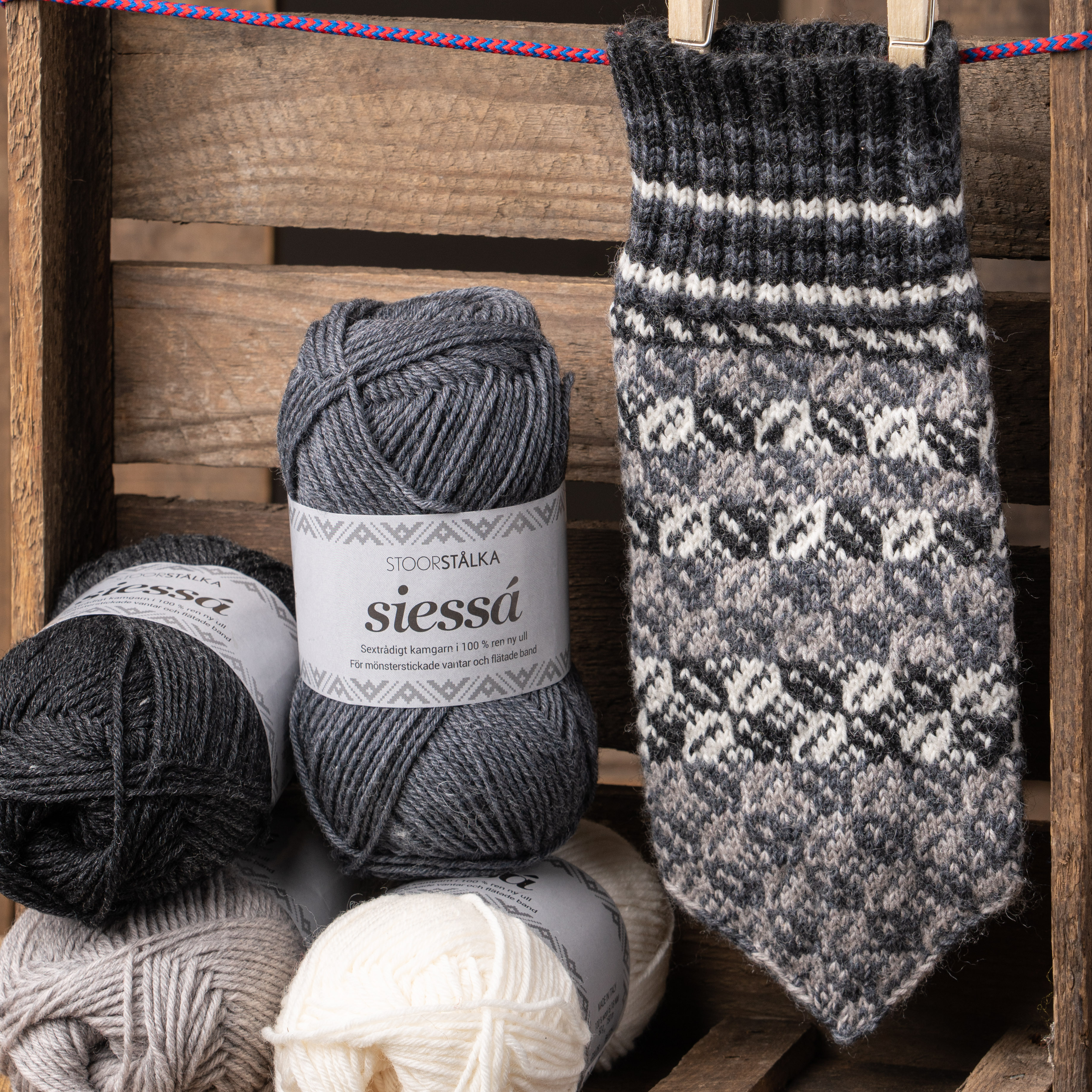 Knitting bundle mitten Grayscale Elsa's Jokkmokk