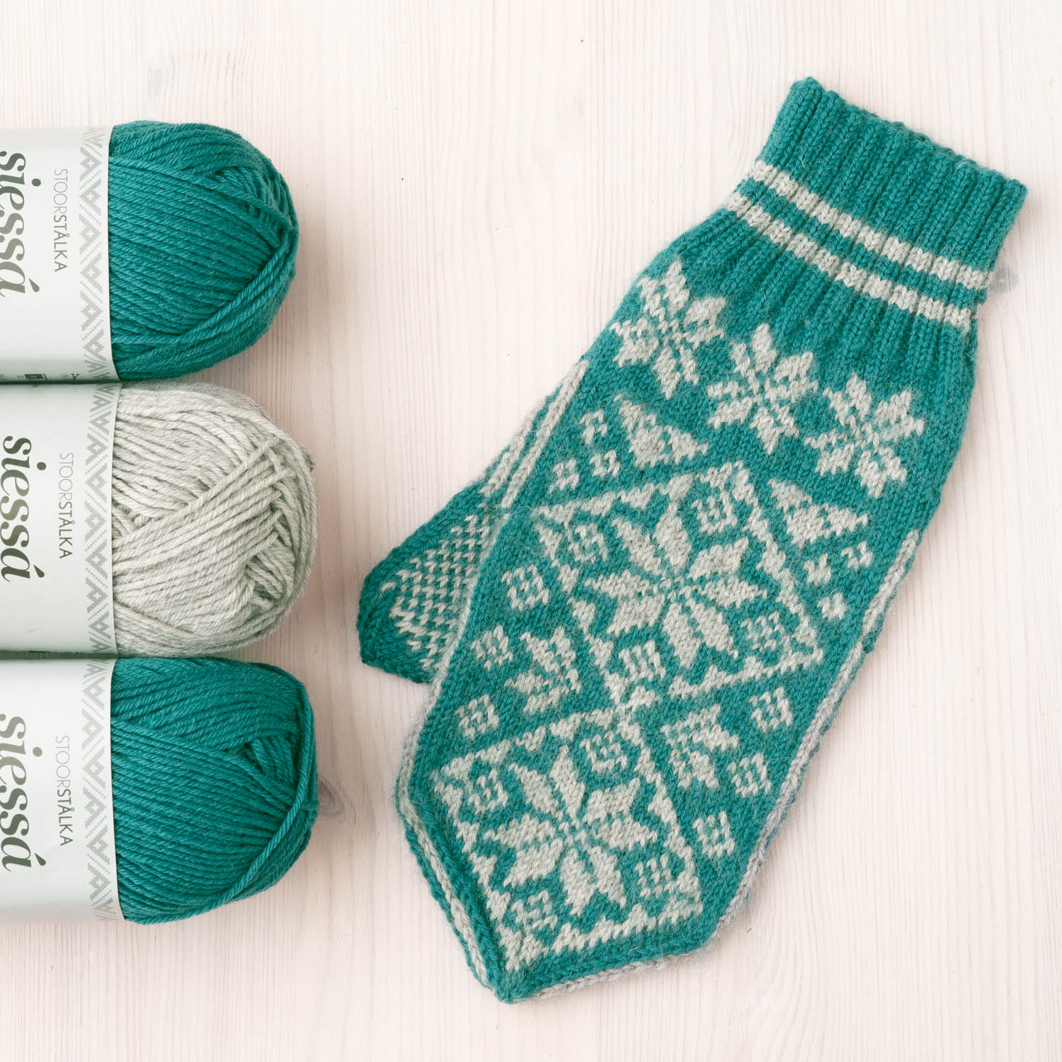 Strickset Fäustlinge Stjärnvanten från Norrfjärden grün-grau