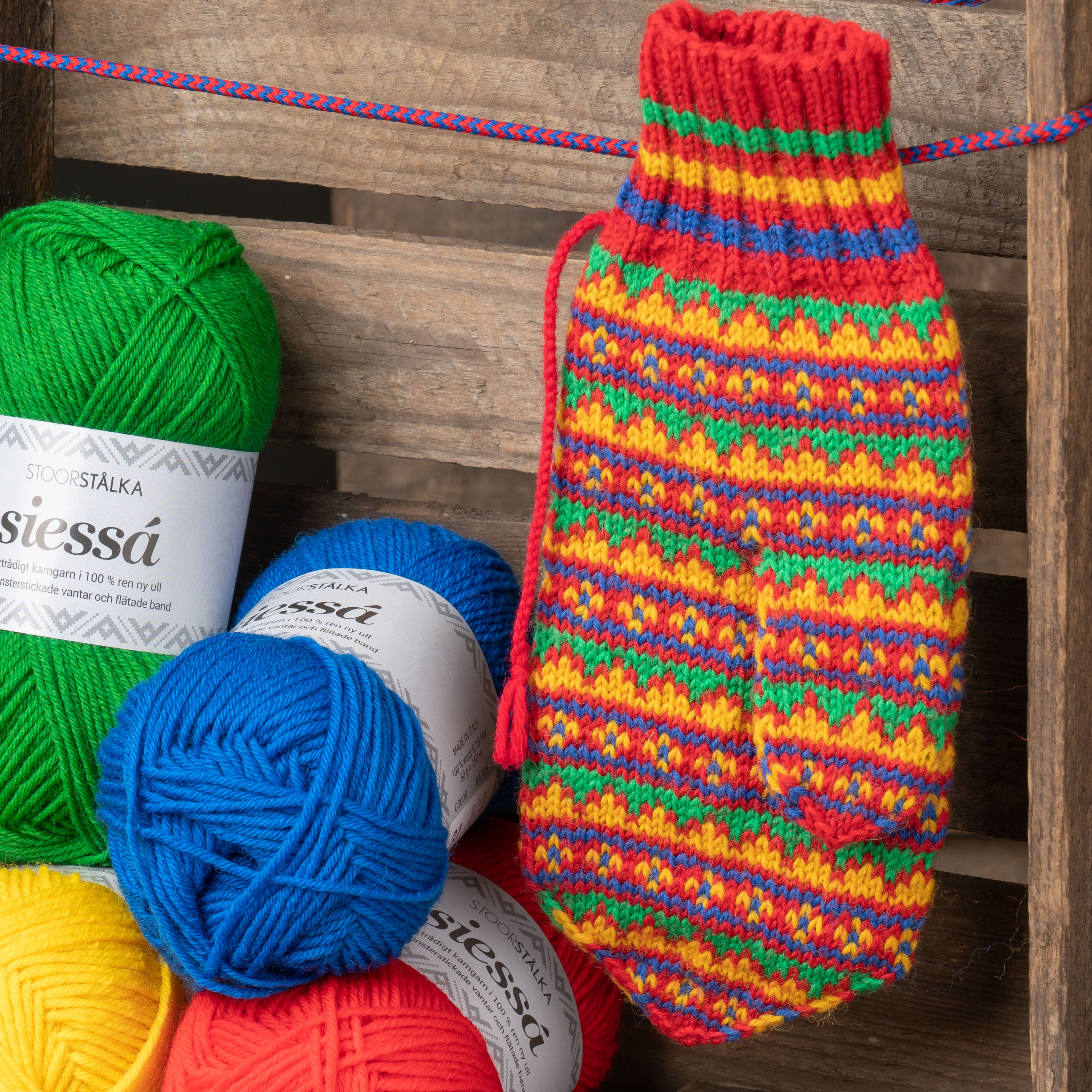 Knitting bundle mitten Karesuando