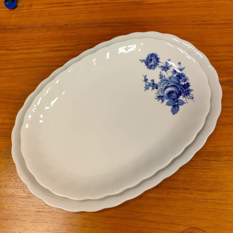 Classic Romance Echt Cobalt serveringsfat 32 cm från Svaneholm