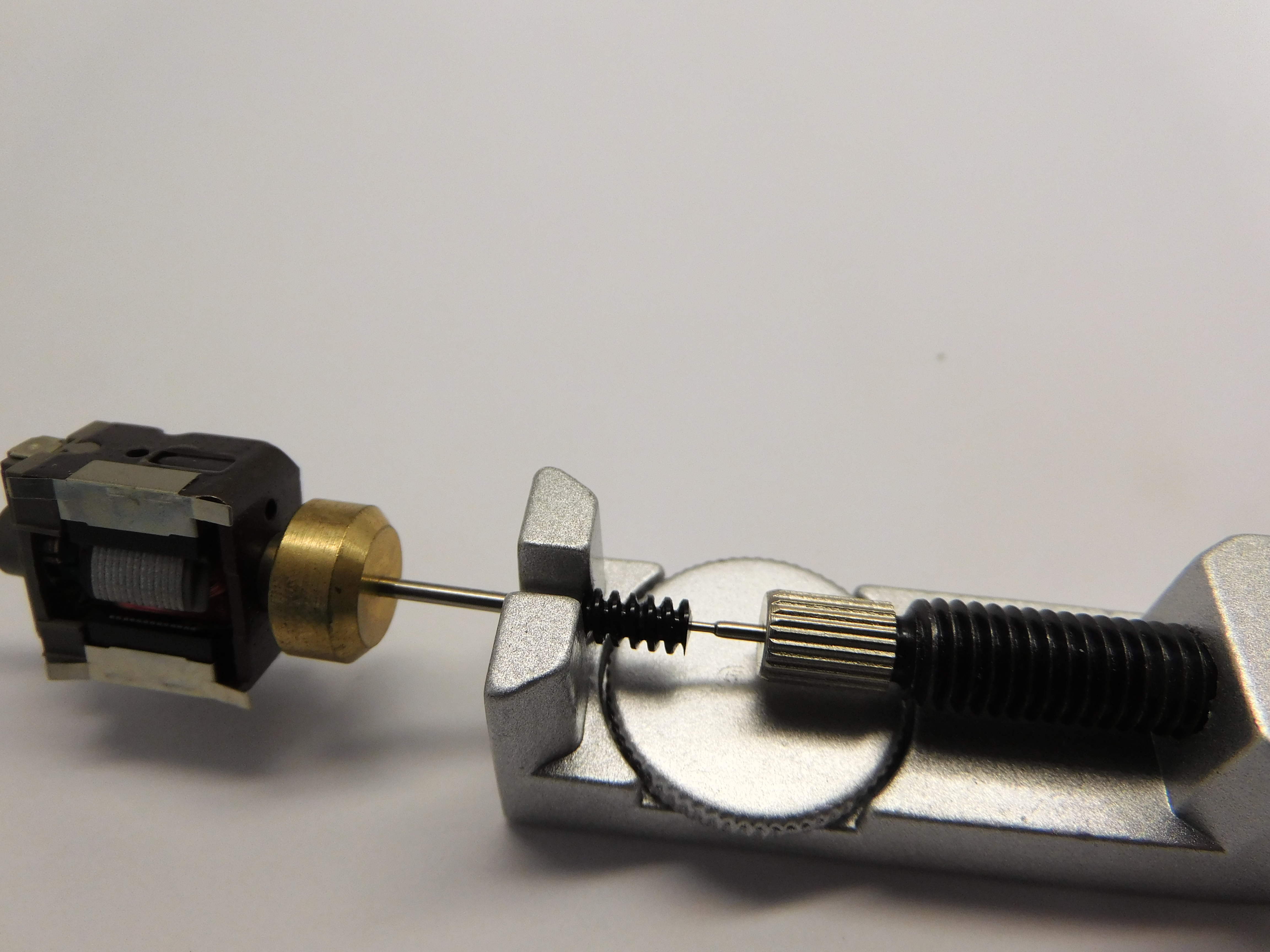Gear puller - 2