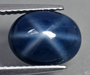 Impresionante zafiro estrella azul natural de forma ovalada de 4,06 ct