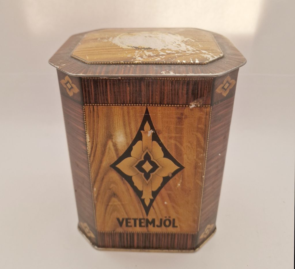 Coffee tin Tellus labeled Vetemjol (Wheat flour)