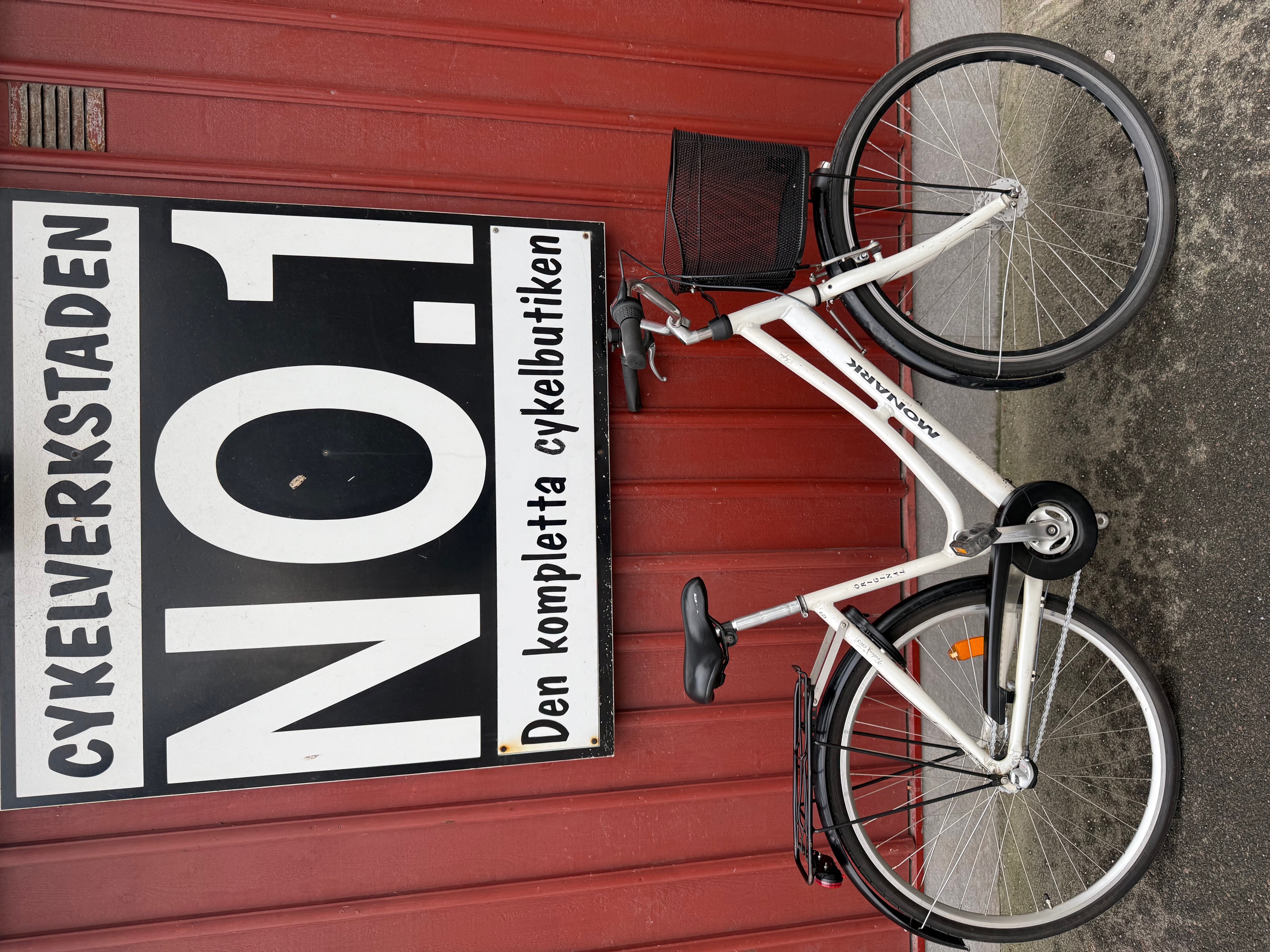 BEGAGNAD Monark Sofia 28"