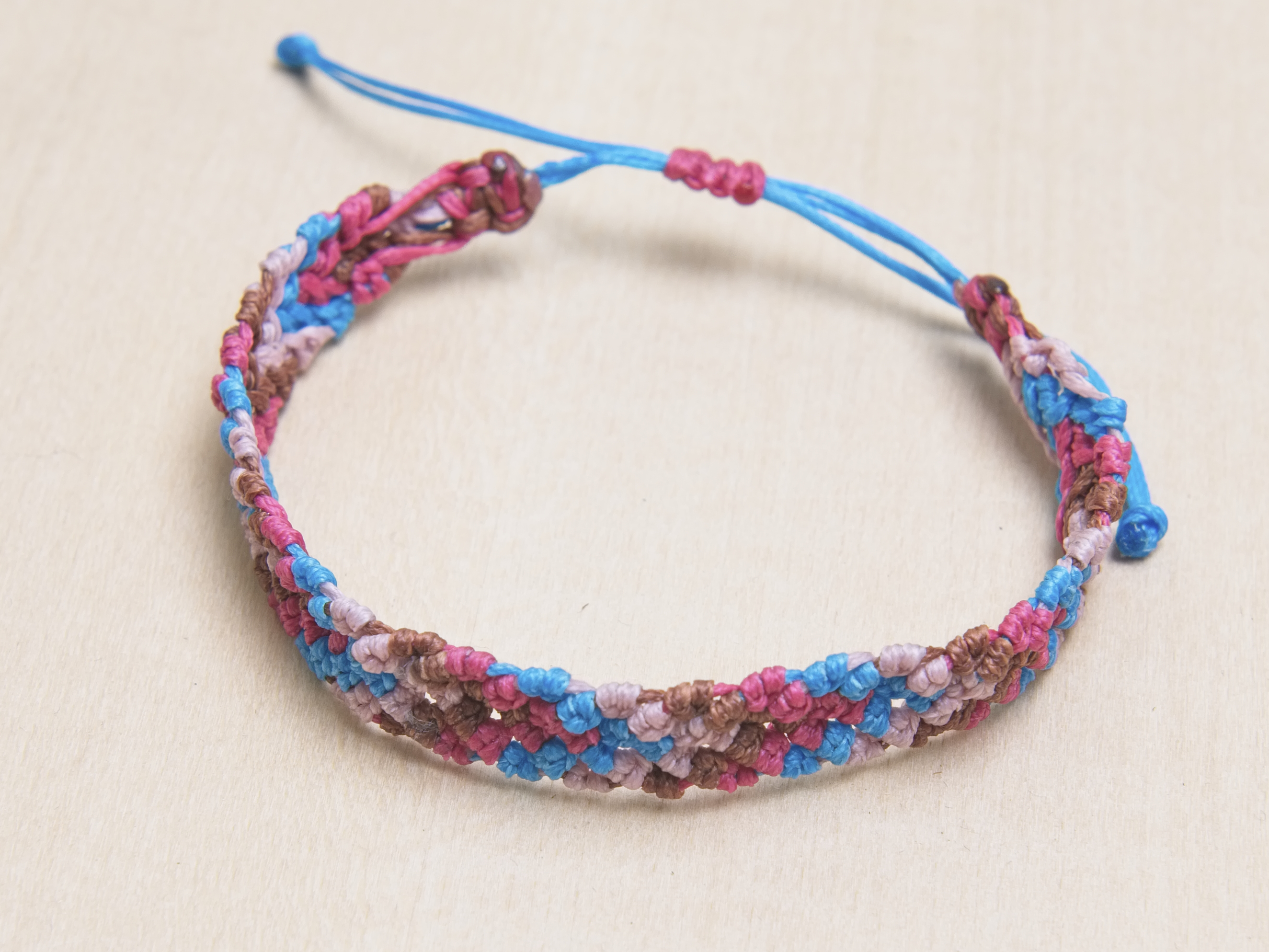 Micromakrame armband