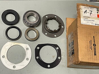 Mopar A7-RK hjullager kit höger 8,3/4"-Dana 60(#3683966)