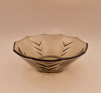 Elme Edvin Ollers brown small pressed glass bowl wing pattern