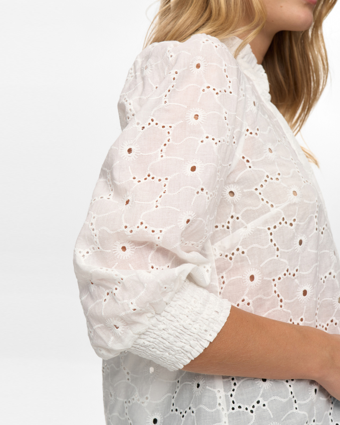 Blus Lela blommig genombruten i vit - 4